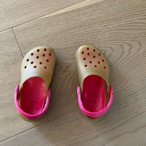Crocs toddler size 8-9
